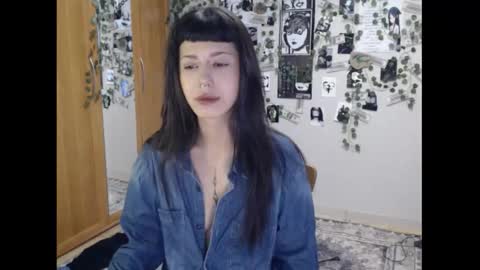 Mina online show from September 19, 2025, 3:19 am