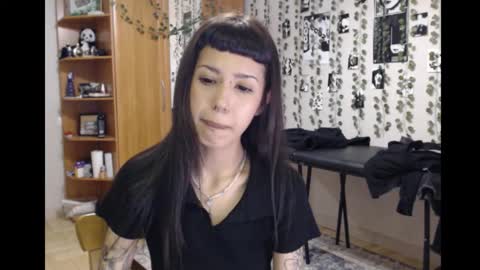 Mina online show from October 30, 2025, 10:10 pm