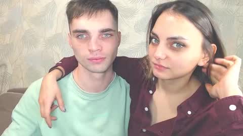 Lia and Artur online show from December 4, 2025, 5:43 pm