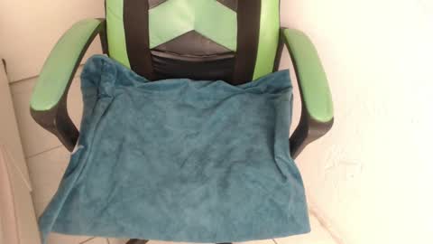 Trixie 3 online show from September 16, 2025, 1:12 pm