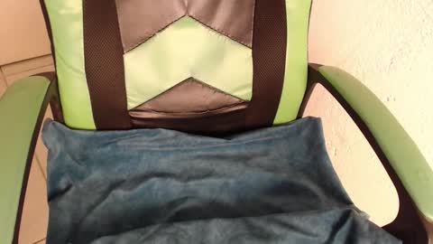 Trixie 3 online show from October 30, 2025, 2:07 pm