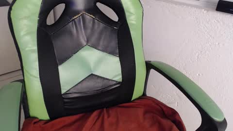 Trixie 3 online show from November 6, 2025, 3:02 pm