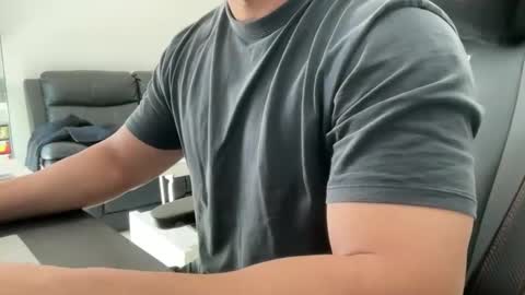 Snapshot of weaponx1 chatting on September 19, 2025, 12:45 am Weapon X online show from September 19, 2025, 12:45 am