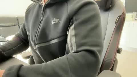 Snapshot of weaponx1 chatting on September 22, 2025, 10:23 pm Weapon X online show from September 22, 2025, 10:23 pm