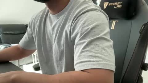 Snapshot of weaponx1 chatting on October 2, 2025, 10:17 pm Weapon X online show from October 2, 2025, 10:17 pm