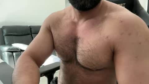 Snapshot of weaponx1 chatting on October 19, 2025, 10:32 pm Weapon X online show from October 19, 2025, 10:32 pm