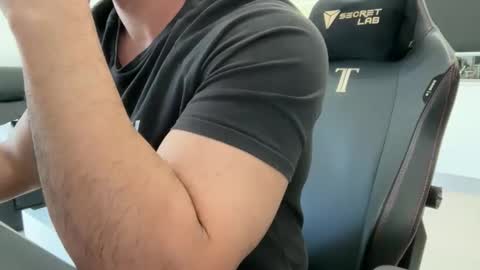 Snapshot of weaponx1 chatting on October 24, 2025, 3:47 am Weapon X online show from October 24, 2025, 3:47 am