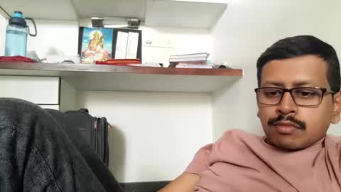 sexyguy online show from December 20, 2025, 8:21 am