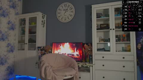 Snapshot of weed_princesss chatting on December 30, 2024, 5:34 pm  moon  online show from December 30, 2024, 5:34 pm