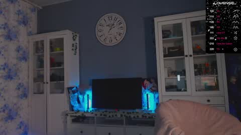 Snapshot of weed_princesss chatting on January 7, 2025, 1:14 pm  moon  online show from January 7, 2025, 1:14 pm