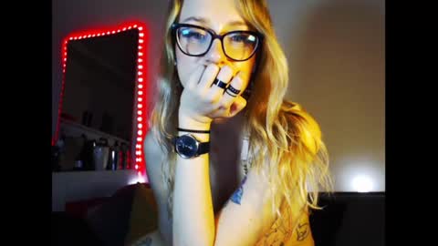 Snapshot of welliza chatting on December 8, 2024, 2:28 am Liza online show from December 8, 2024, 2:28 am