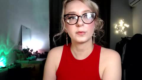 Snapshot of welliza chatting on October 19, 2025, 11:16 pm Liza online show from October 19, 2025, 11:16 pm