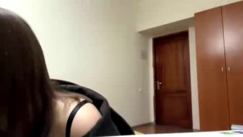 Anna online show from April 19, 2026, 4:28 pm
