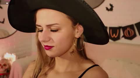 Snapshot of wendy__doll chatting on October 25, 2025, 9:42 pm Im Wendy online show from October 25, 2025, 9:42 pm