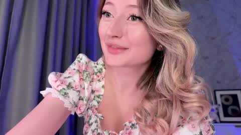 Snapshot of wendy_amber chatting on October 20, 2025, 4:07 pm Daisy    online show from October 20, 2025, 4:07 pm