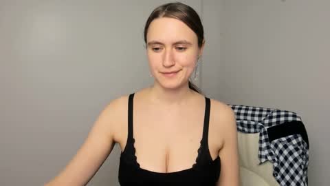 Snapshot of wendy_say_ chatting on February 9, 2025, 10:54 pm Wendy online show from February 9, 2025, 10:54 pm