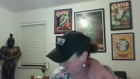WendyCU online show from December 27, 2024, 4:04 am