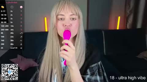 Snapshot of wendylovelylovew chatting on September 22, 2025, 4:31 pm Wendy online show from September 22, 2025, 4:31 pm