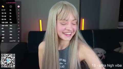 Snapshot of wendylovelylovew chatting on October 4, 2025, 2:26 pm Wendy online show from October 4, 2025, 2:26 pm