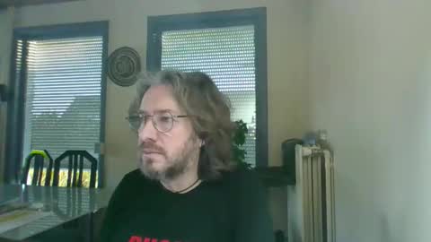 wesh wesh online show from December 5, 2025, 8:34 am