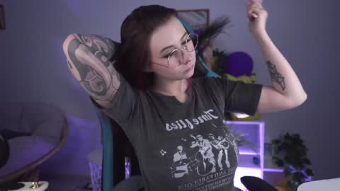 little girl who is always rightLisa online show from February 4, 2025, 2:17 am