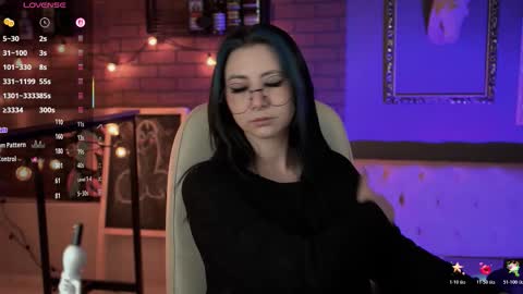 little girl who is always rightLisa online show from November 26, 2025, 2:12 am