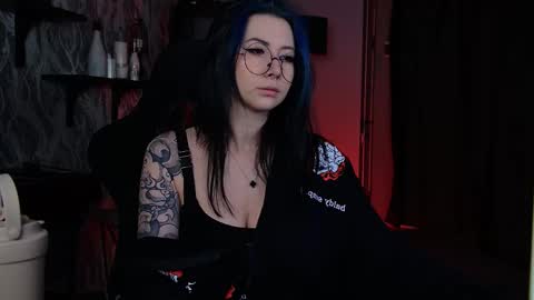 little girl who is always rightLisa online show from December 15, 2025, 1:10 am