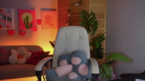 little girl who is always rightLisa online show from May 4, 2026, 1:12 am