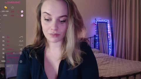 Lana online show from February 18, 2025, 3:54 pm