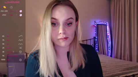 Lana online show from February 19, 2025, 6:10 pm