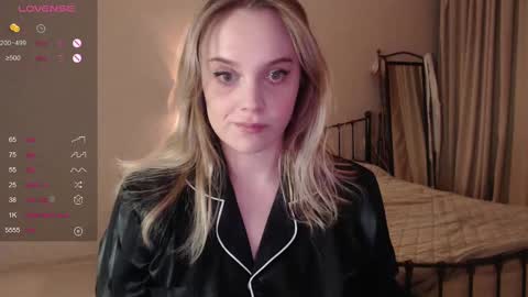 Lana online show from February 27, 2025, 3:48 pm