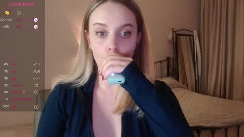 Lana online show from February 28, 2025, 4:53 pm