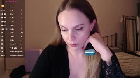 Lana online show from September 9, 2025, 5:23 pm
