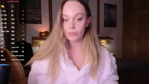 Snapshot of wet_lana chatting on October 20, 2025, 7:25 pm Lana online show from October 20, 2025, 7:25 pm