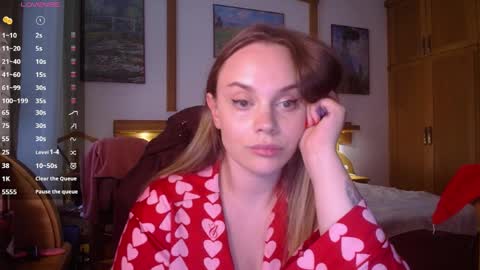 Lana online show from April 28, 2026, 4:01 pm