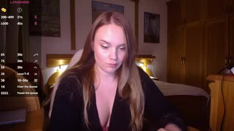 Lana online show from May 10, 2026, 8:14 pm