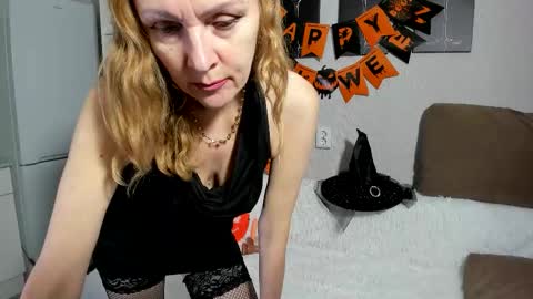 Snapshot of wet_milff chatting on October 23, 2025, 7:29 am Alise online show from October 23, 2025, 7:29 am