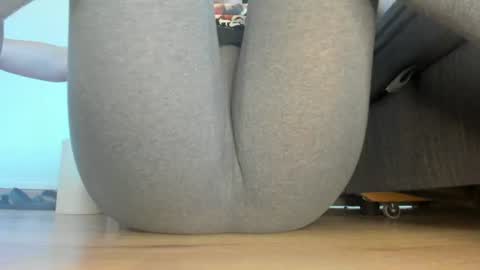 wet_pants2022 online show from June 18, 2026, 8:58 am