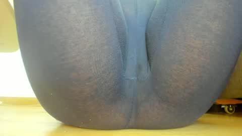 wet_pants2022 online show from June 28, 2026, 12:44 pm
