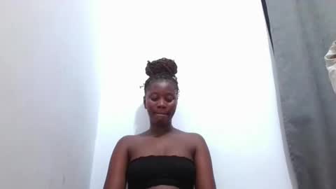 Snapshot of wet_pussieyy chatting on March 12, 2026, 10:05 pm wet_pussieyy online show from March 12, 2026, 10:05 pm