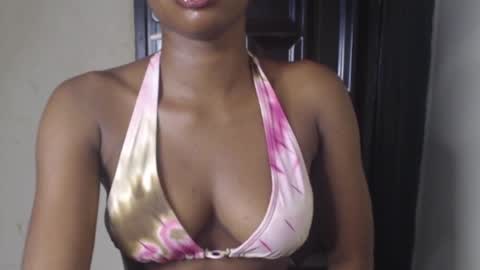 Snapshot of wet_pussy200 chatting on April 19, 2026, 8:02 am Bella online show from April 19, 2026, 8:02 am