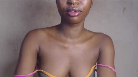 Snapshot of wet_pussy200 chatting on May 21, 2026, 9:38 am Bella online show from May 21, 2026, 9:38 am