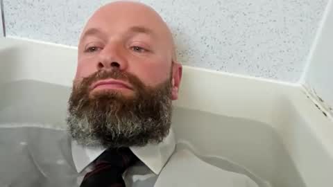 wetclothes87 online show from November 7, 2025, 1:22 pm