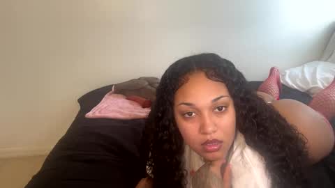 Snapshot of wetcreamerr chatting on October 6, 2025, 4:04 pm SheSquirts online show from October 6, 2025, 4:04 pm