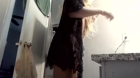 Kylie online show from September 9, 2025, 4:17 pm