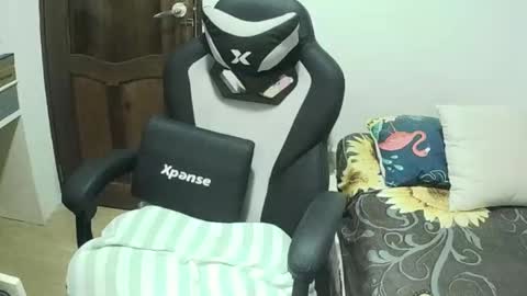 Lyns online show from September 20, 2025, 4:30 pm