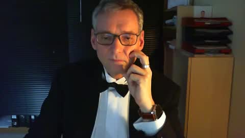 Snapshot of wetsuitedman chatting on December 23, 2024, 1:24 pm Franz online show from December 23, 2024, 1:24 pm