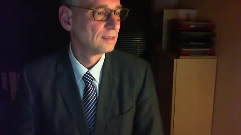 Snapshot of wetsuitedman chatting on January 10, 2025, 5:56 pm Franz online show from January 10, 2025, 5:56 pm