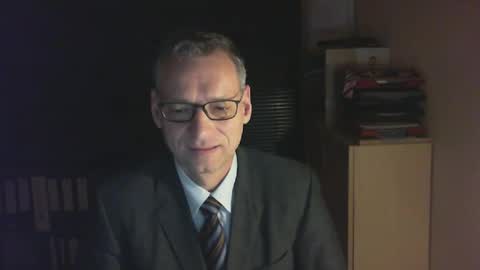 Snapshot of wetsuitedman chatting on February 1, 2025, 3:52 am Franz online show from February 1, 2025, 3:52 am