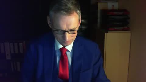 Snapshot of wetsuitedman chatting on February 25, 2025, 6:20 pm Franz online show from February 25, 2025, 6:20 pm